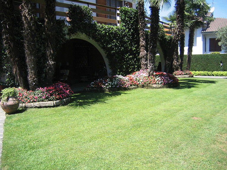 Manutenzione professionale giardini | Fugazza Giardinaggio